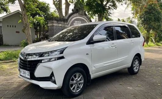 rekomendasi mobil bekas keluarga di bawah 100 juta
